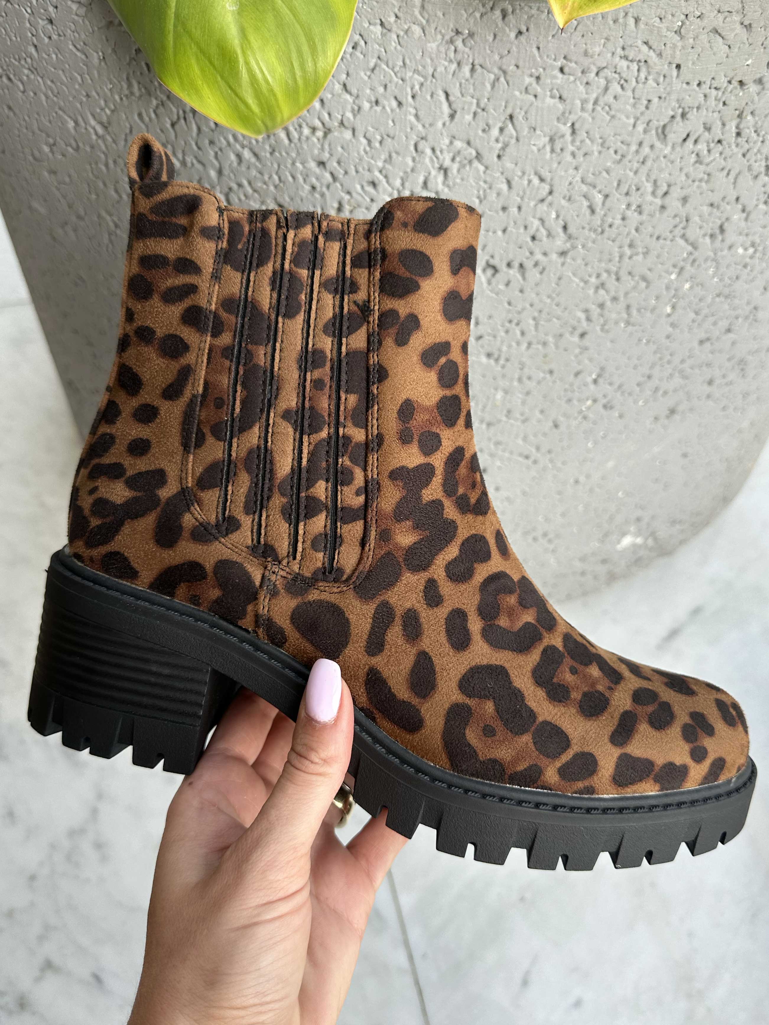 Cuba - Støvler i ruskindslook med bred hæl